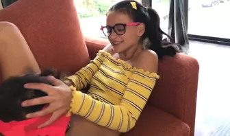 Kate Rich ебется с девственником на диване